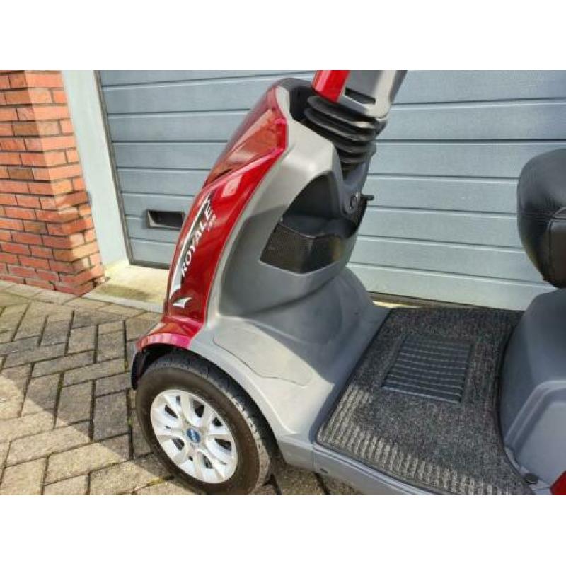 Scootmobiel Drive Royale 4 Deluxe, incl. Luxe koffer.