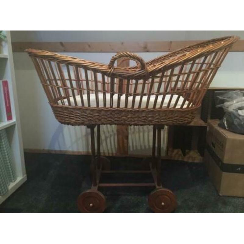 Rotan/ rieten wieg