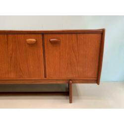 Vintage teak dressoir