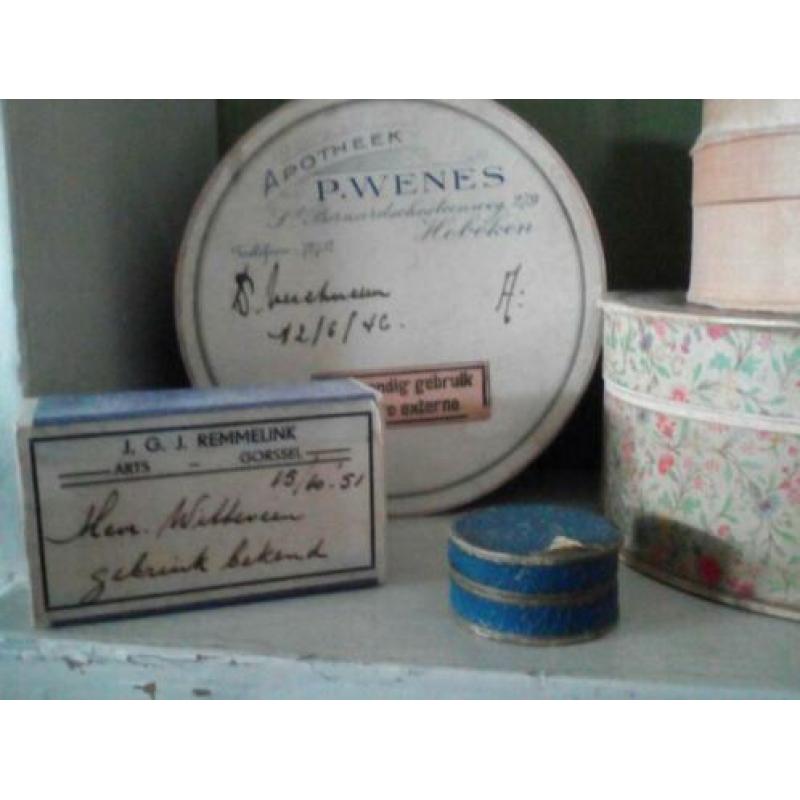 Oude apothekers/pillen/medicijnen doosjes