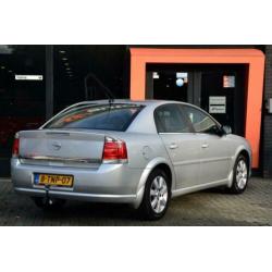 Opel Vectra 2.2-16V Automaat Executive Navi Leder Trekhaak 1
