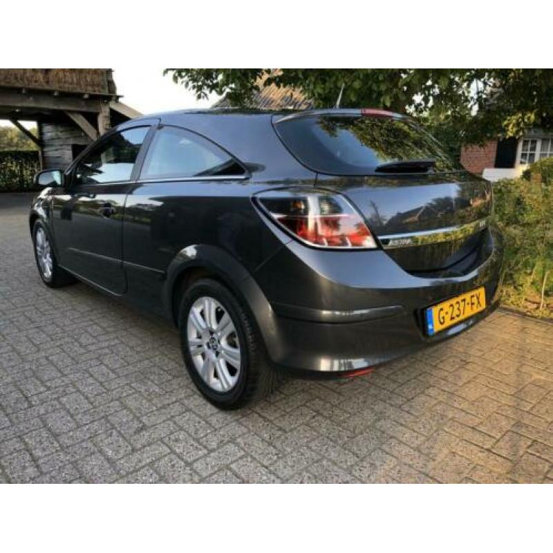 Opel Astra 1.4 16V GTC 2009 Grijs