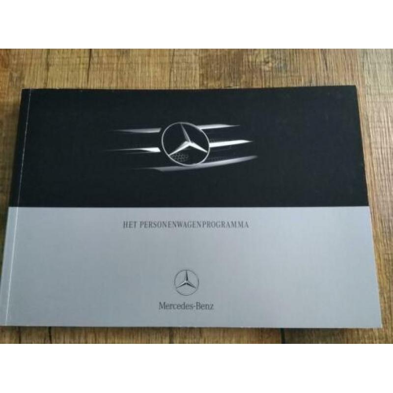 Mercedes-Benz programma folder uit 2004 met 75 pagina's!