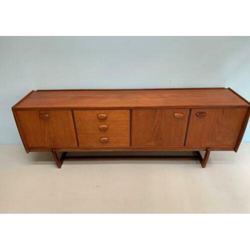 Vintage teak dressoir