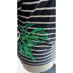 Mooi NW donkerblauw/wit EDC t-shirt groen varens print M-L