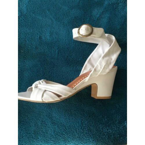 Nieuwe witte sandalen van Bronx (trouw schoenen?)