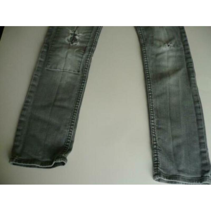 Stoere grijze spijkerbroek van H&M mt 158 voor 1 euro !!!