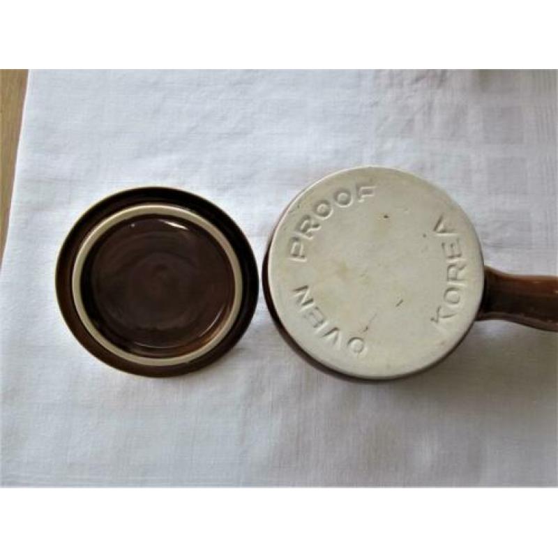 2 bruine ovenschaaltjes met deksel oven proof Korea Dm 11,5