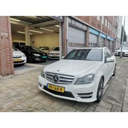 Compleet Auto Showroom garage ter overname hartje Rotterdam