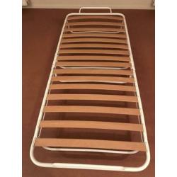 Logeer/opklap bed