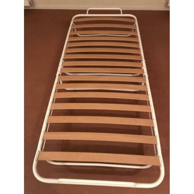 Logeer/opklap bed