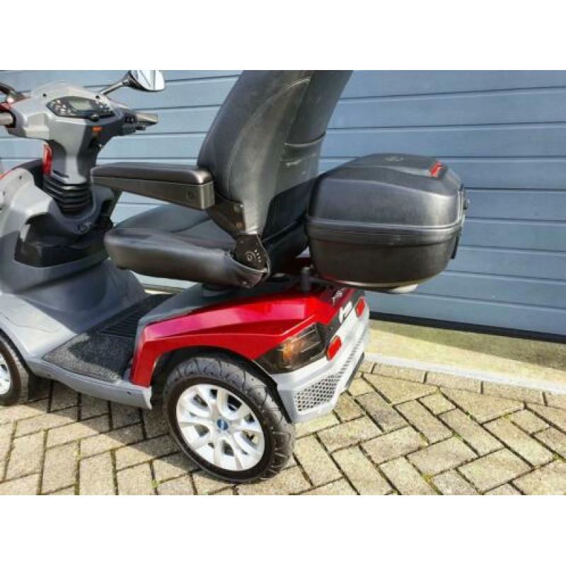 Scootmobiel Drive Royale 4 Deluxe, incl. Luxe koffer.
