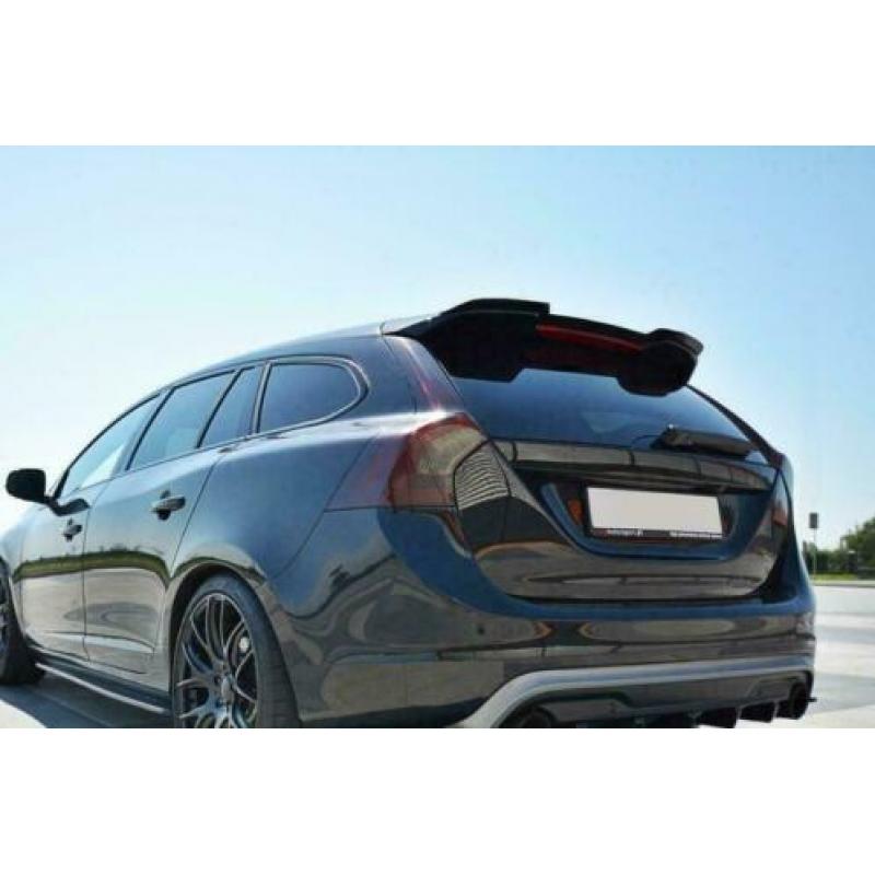 Voorlip spoiler sideskirt achterlip Volvo V60 Polestar 14-18