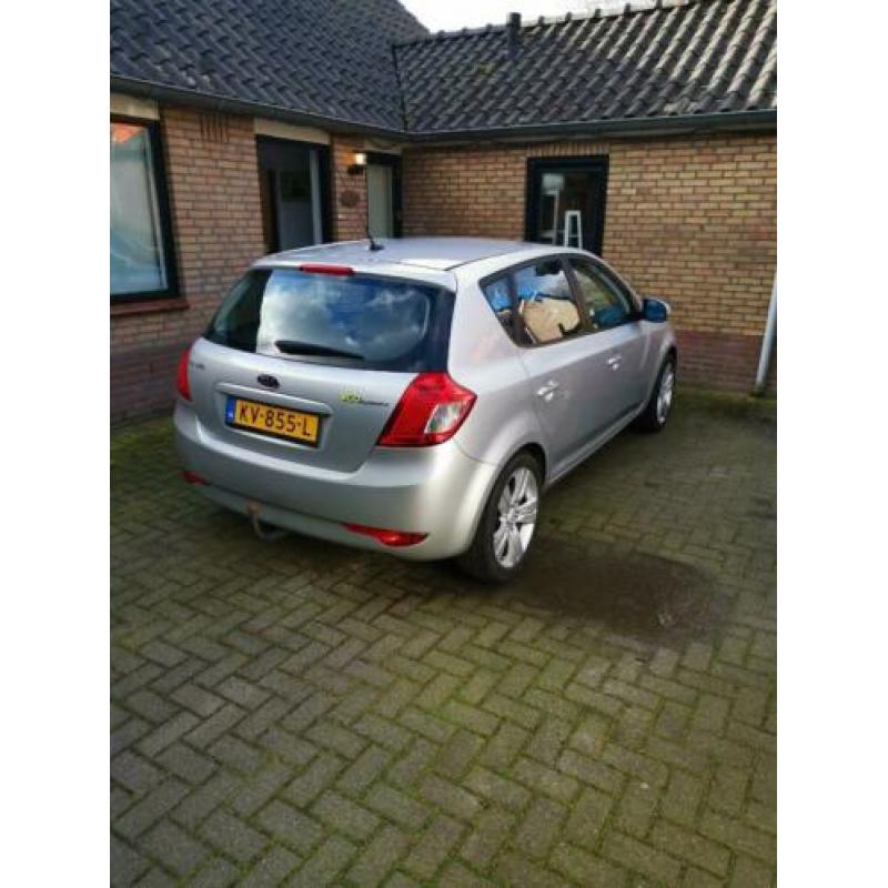 KIA CEE D 1.6 GDI 2010 Grijs