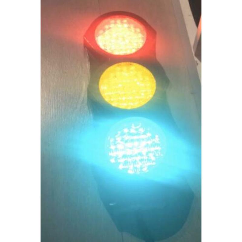 Klein verkeerslicht voor bij de fietspaden