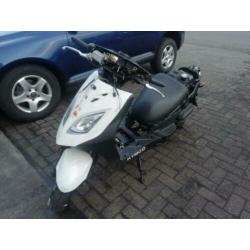 OPKNAPPER: Kymco Agility Carry | 2013 | 24.582km | Geen Wok