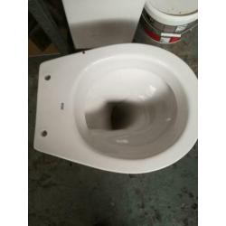Nieuwe wc pot overbodig hier.
