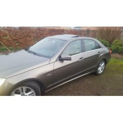 MERCEDES E 220 CDI AVANTGARDE (distronic plus)