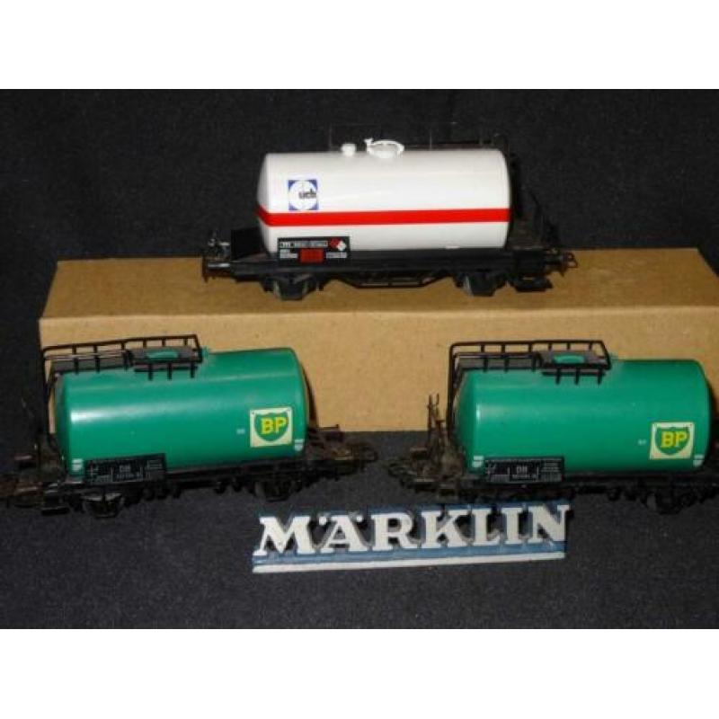 146=Marklin kavel met 7 ketel wagens.