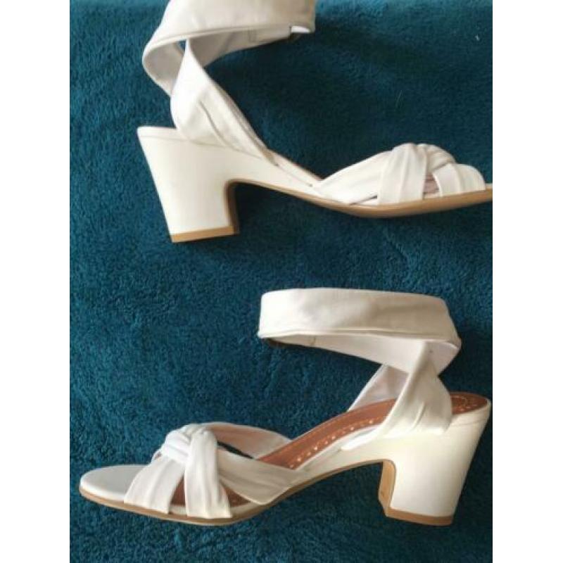 Nieuwe witte sandalen van Bronx (trouw schoenen?)