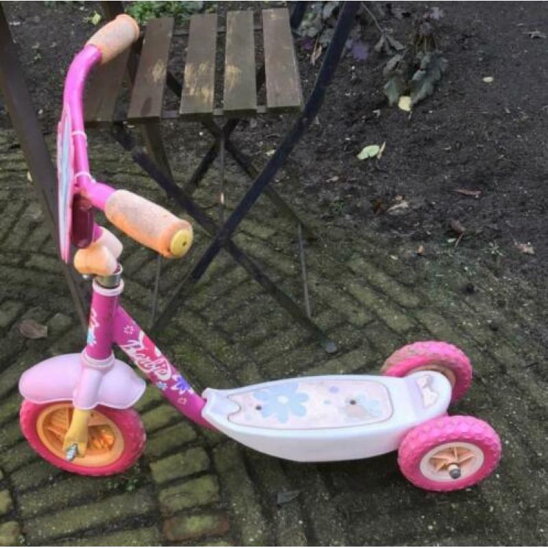 Leuk kinderstepje van Barbie en 1 van Classic scooter