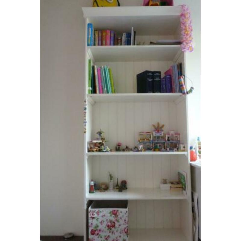 Boekenkast wit romantische style met 4 planken van Ikea
