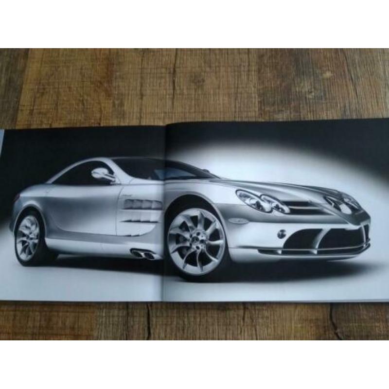 Mercedes-Benz programma folder uit 2004 met 75 pagina's!