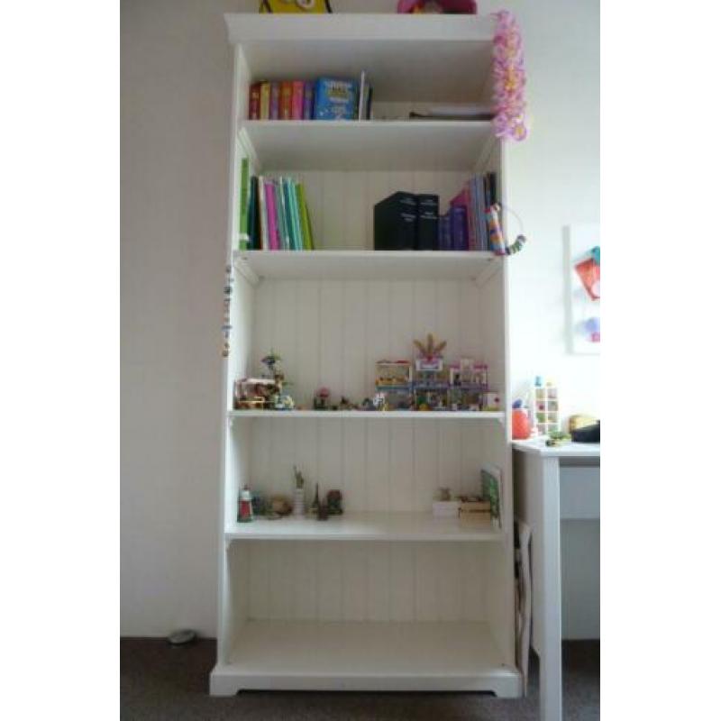Boekenkast wit romantische style met 4 planken van Ikea