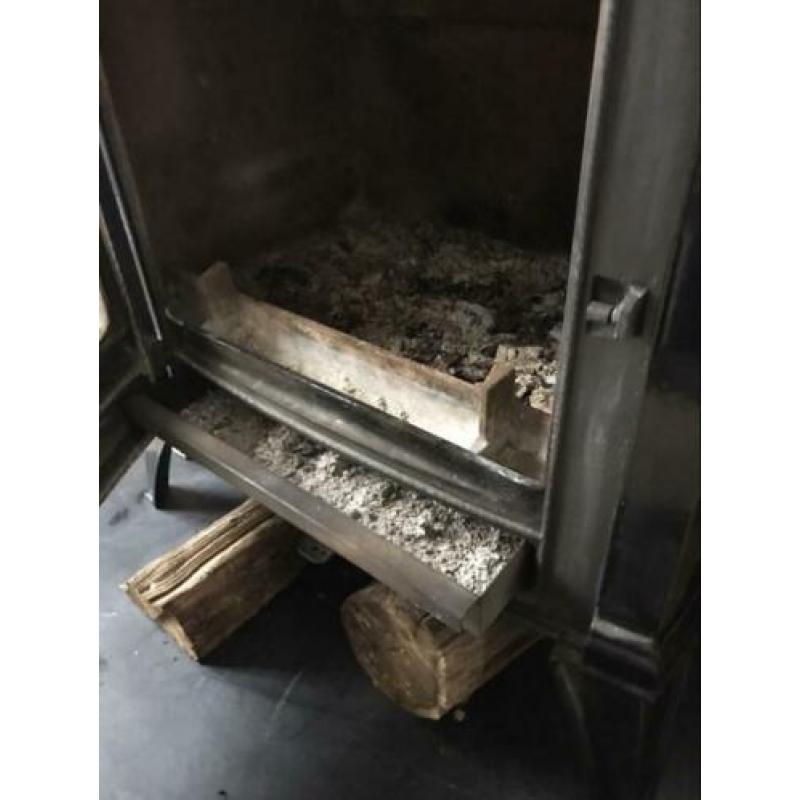 Invicta sedan houtkachel emaille zwart