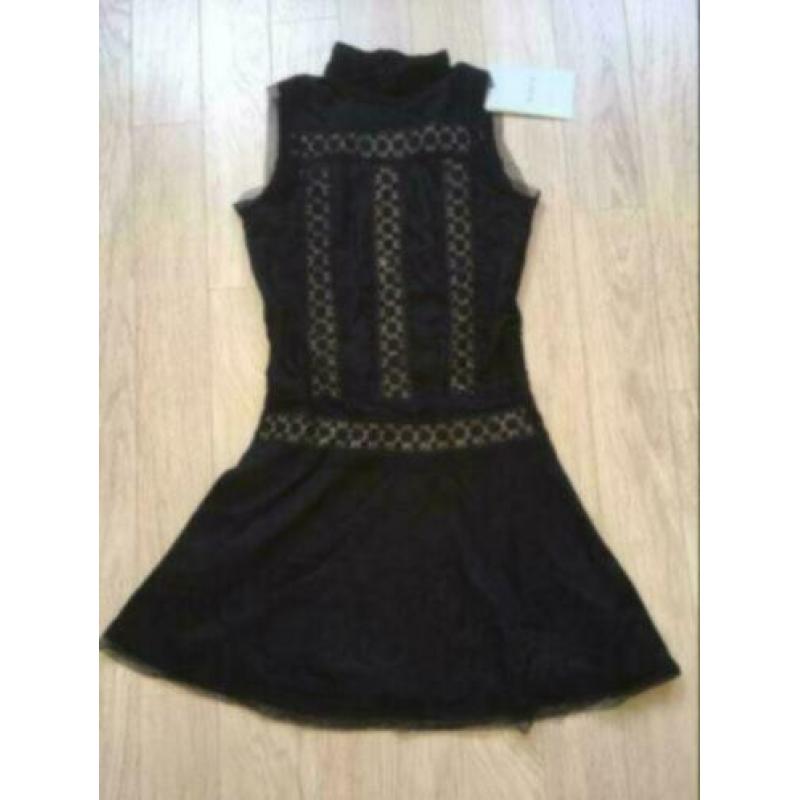 NIEUW NIKKIE RUKI SHORT DRESS met prachtige rug , maat 34