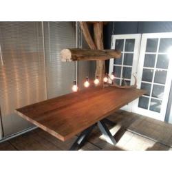 Prachtige nieuwe Teak eettafel met matrix onderstel