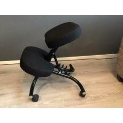 Ergonomische kniestoel