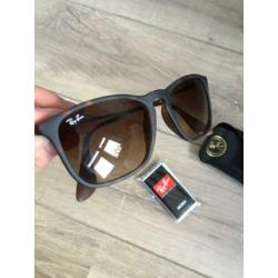 Ray Ban zonnebril unisex model Chris RB 4187 ??