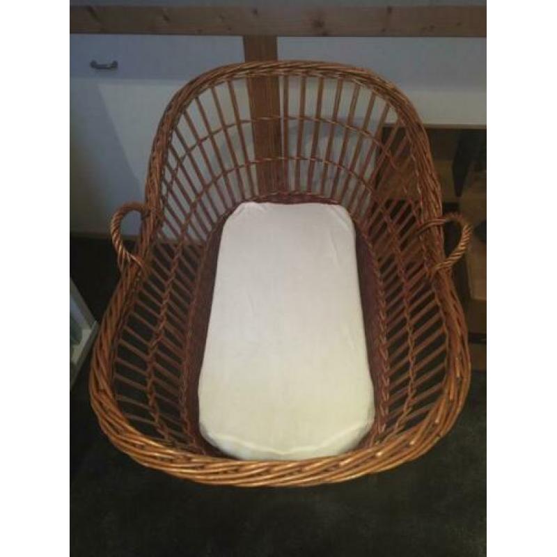 Rotan/ rieten wieg