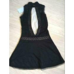 NIEUW NIKKIE RUKI SHORT DRESS met prachtige rug , maat 34
