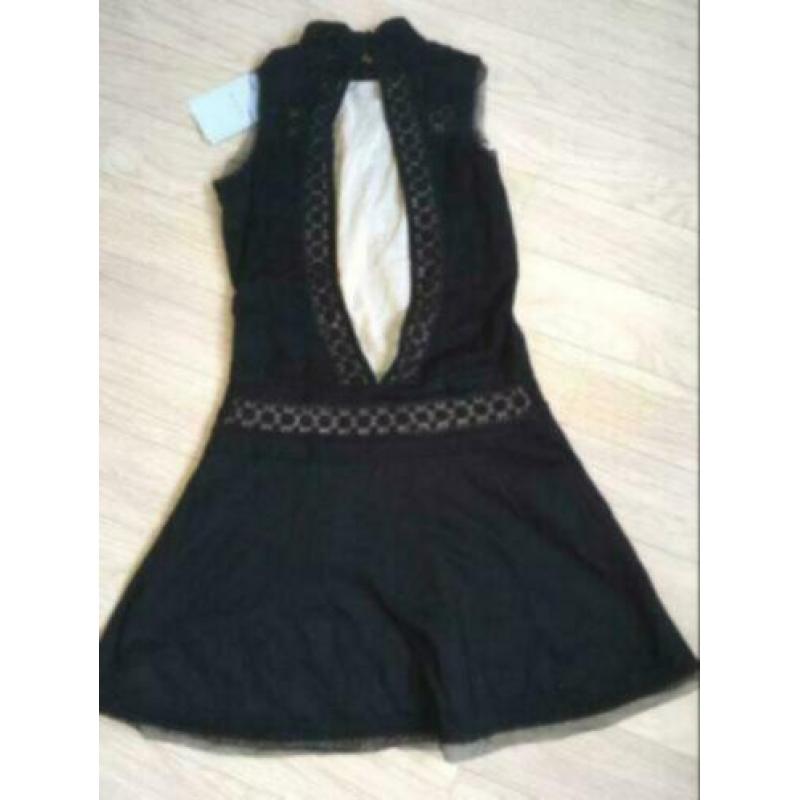 NIEUW NIKKIE RUKI SHORT DRESS met prachtige rug , maat 34