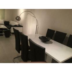 Eetkamer tafel + stoelen