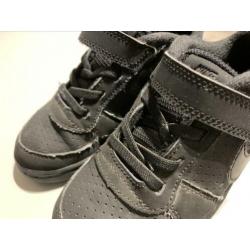 NIKE schoenen maat 27 zwart