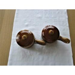 2 bruine ovenschaaltjes met deksel oven proof Korea Dm 11,5