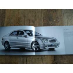 Mercedes-Benz programma folder uit 2004 met 75 pagina's!