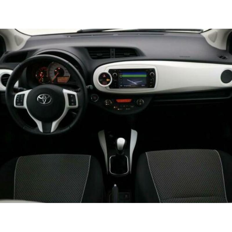 Toyota Yaris 1.3 VVT-i 100 PK Skyview Edition Limited | Pano
