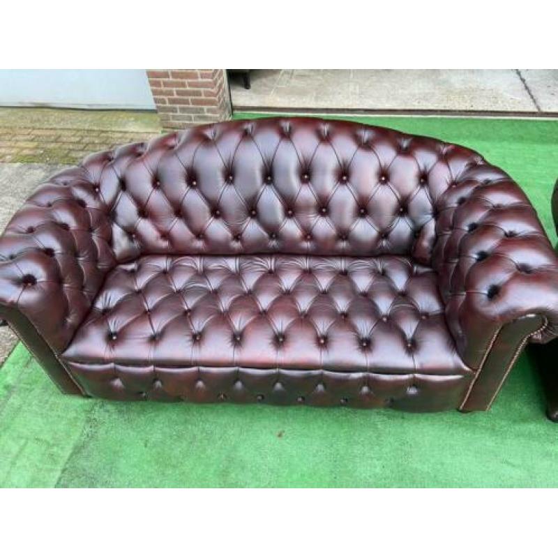 Oxblood CHESTERFIELD leren 3+2 zits “Button-Seat” banken