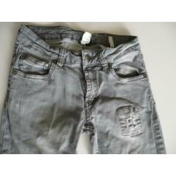 Stoere grijze spijkerbroek van H&M mt 158 voor 1 euro !!!