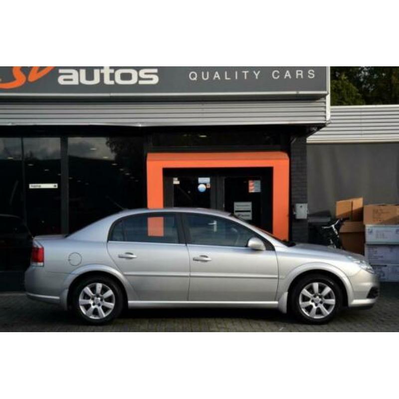 Opel Vectra 2.2-16V Automaat Executive Navi Leder Trekhaak 1