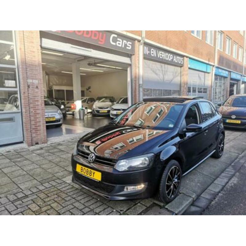 Compleet Auto Showroom garage ter overname hartje Rotterdam