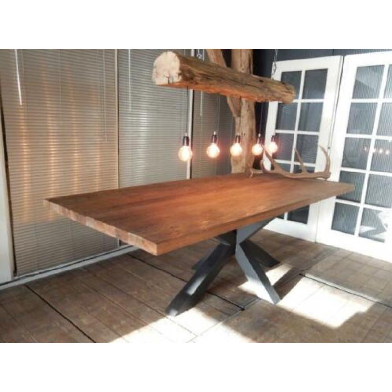 Prachtige nieuwe Teak eettafel met matrix onderstel