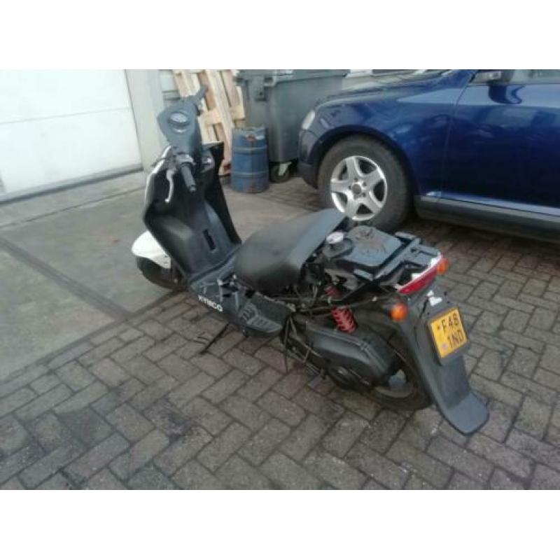 OPKNAPPER: Kymco Agility Carry | 2013 | 24.582km | Geen Wok