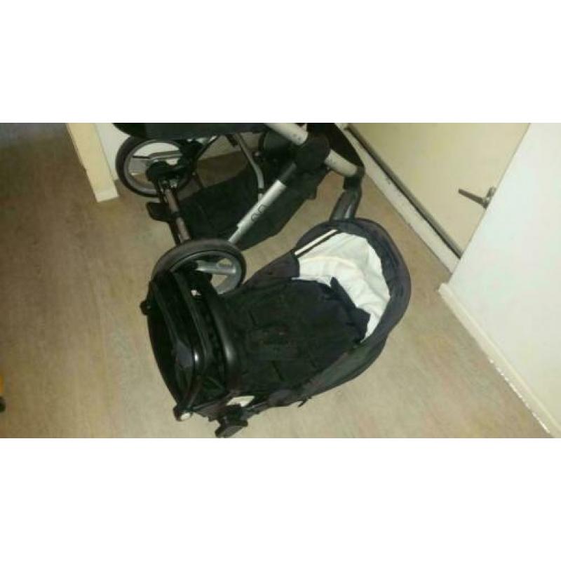 Buggy+rem poep verplaatser met af en toe een sirene CO-2-tje