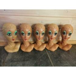 5 maal twiggy, vintage paspop, hoeden, retro