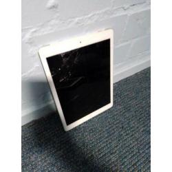 iPads met kapotte schermen te koop.